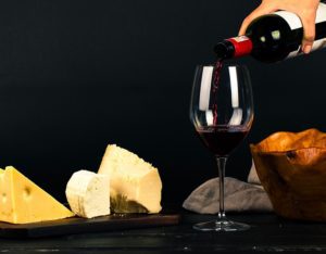 Vin et fromage de chèvre expérience