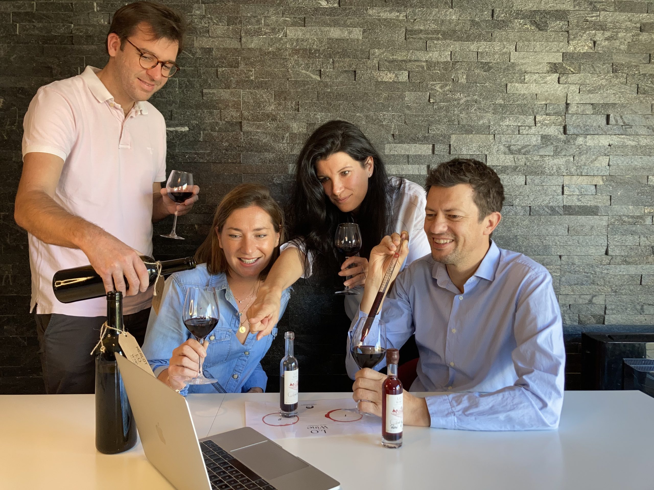 Apprenez l'art de la dégustation et fabriquez votre propre vin avec CréaWine®, directement depuis chez vous !